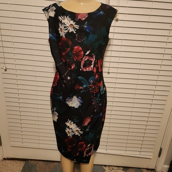 Dress - Picture 2 of 3